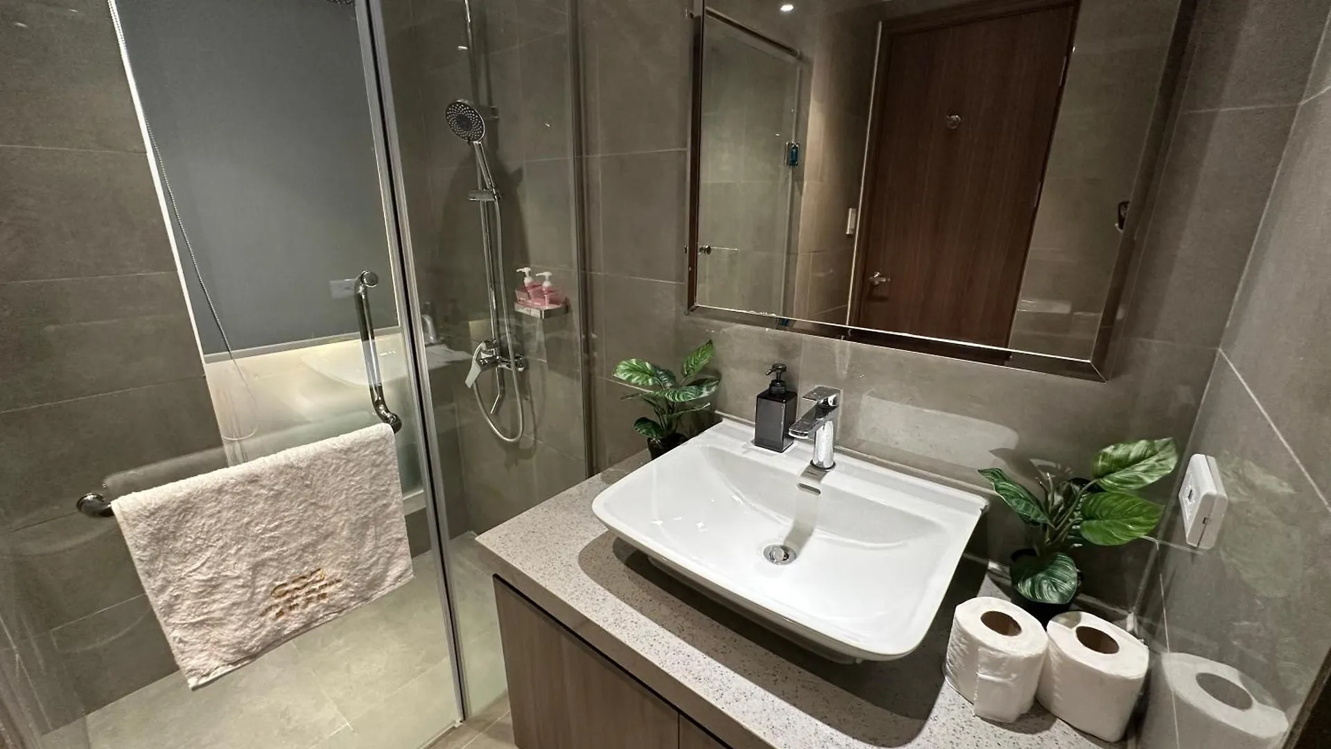Luxury Penthouse hotel near City of Dreams Airport Okada Solaire Casino2 Manila Apartment